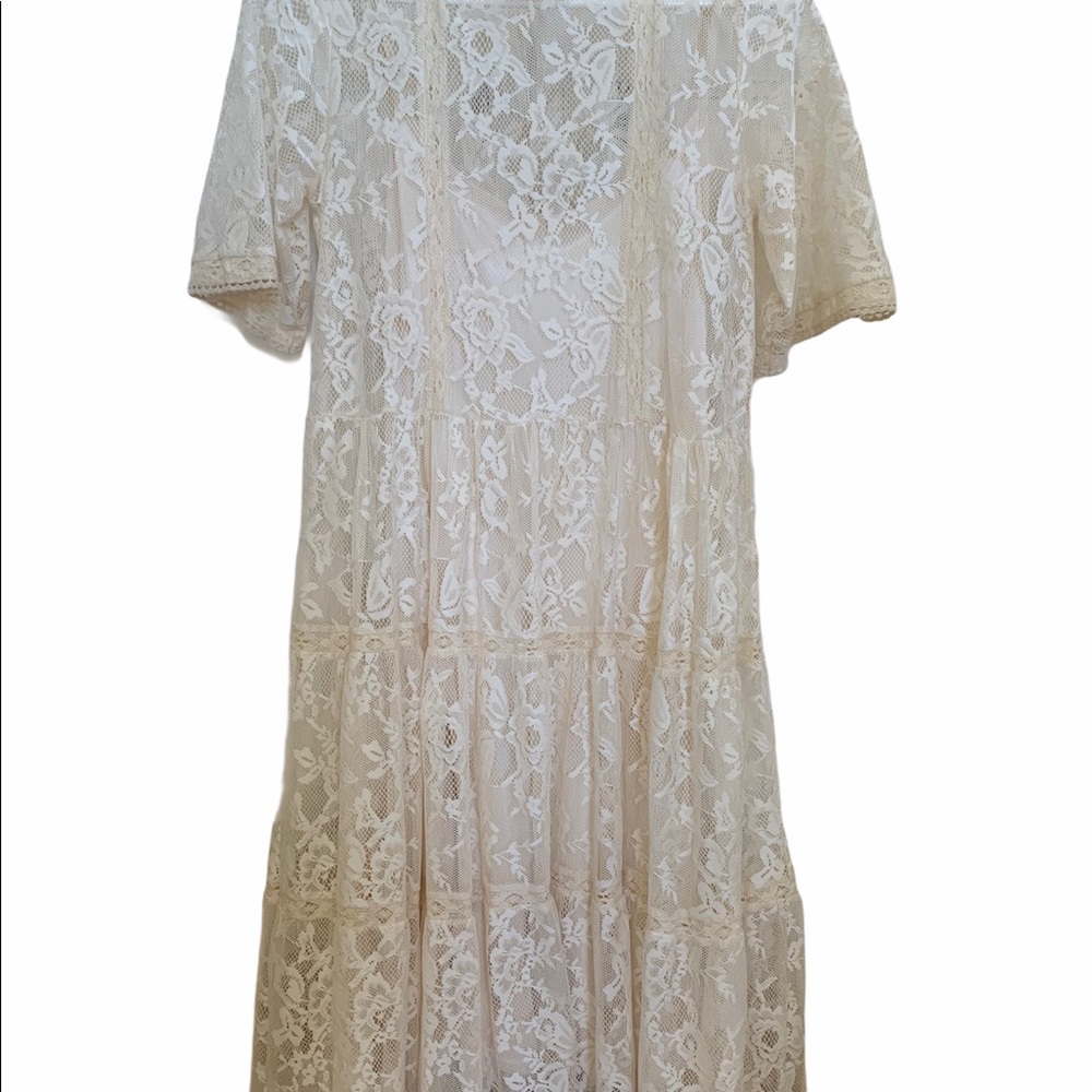 Beautiful Lace midi dress